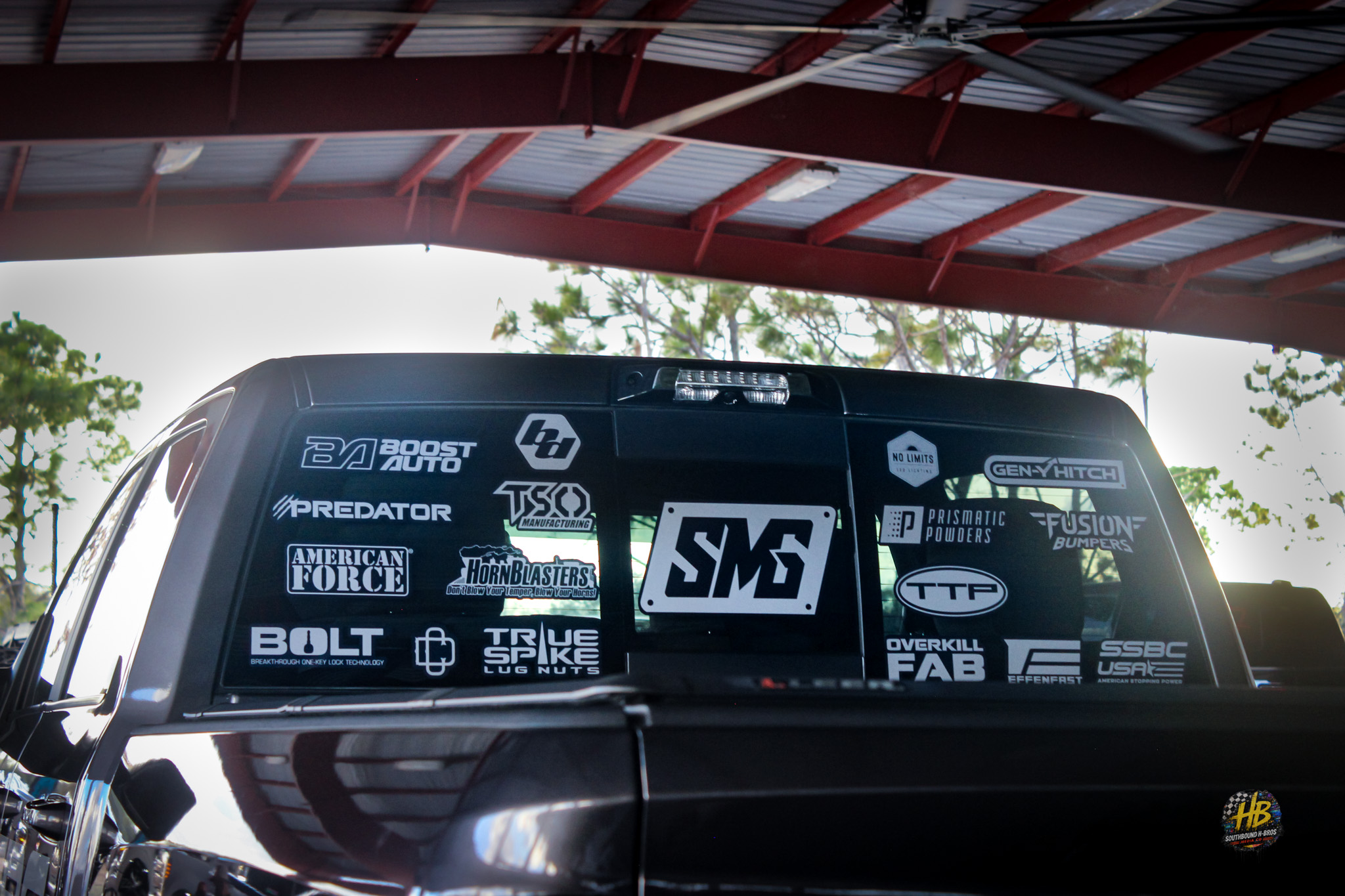 Sponsor rear glass